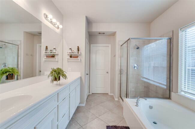 Building Photo - 25806 Palmdale Estate Dr