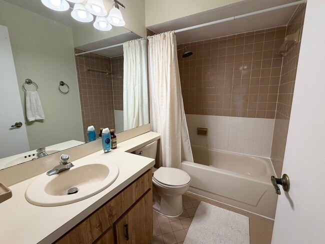 Building Photo - 2570 Shadybranch Dr