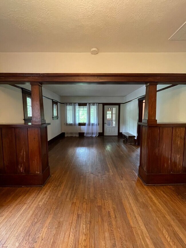 Building Photo - 499 Littleton St