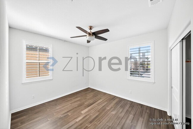 Building Photo - 2409 Via Alicante