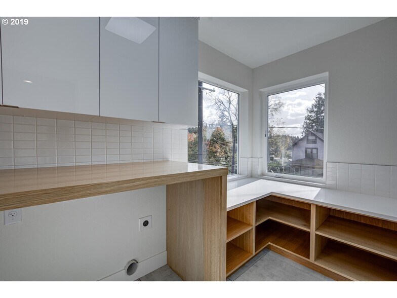 Building Photo - 2873 SE 41st Ave