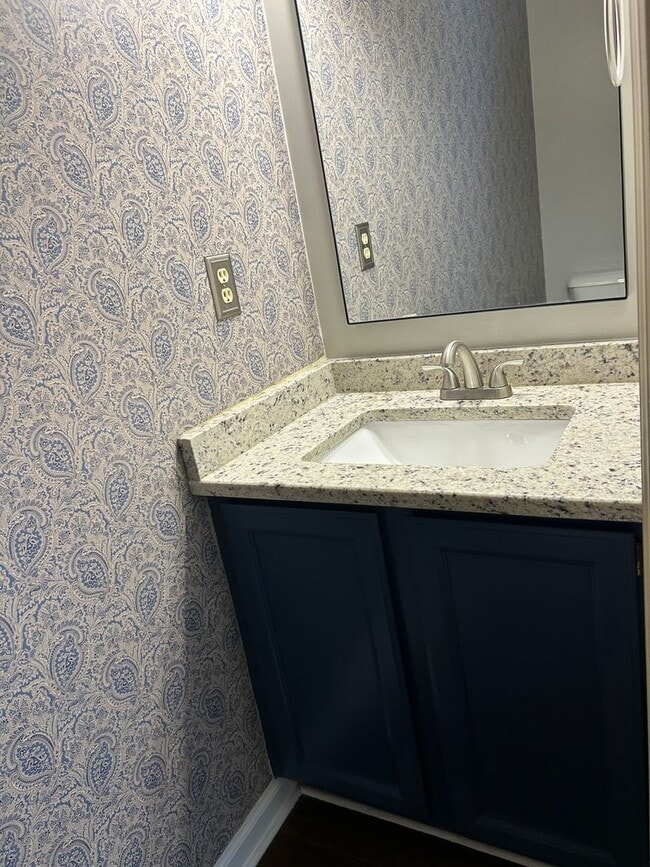 Building Photo - 4 Bedrooms with Finished Basement and Bonus Room!