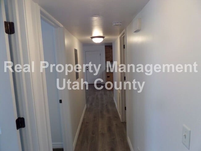 Building Photo - 343 S 1000 W