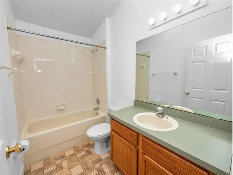 Building Photo - 228 Grantham Dr
