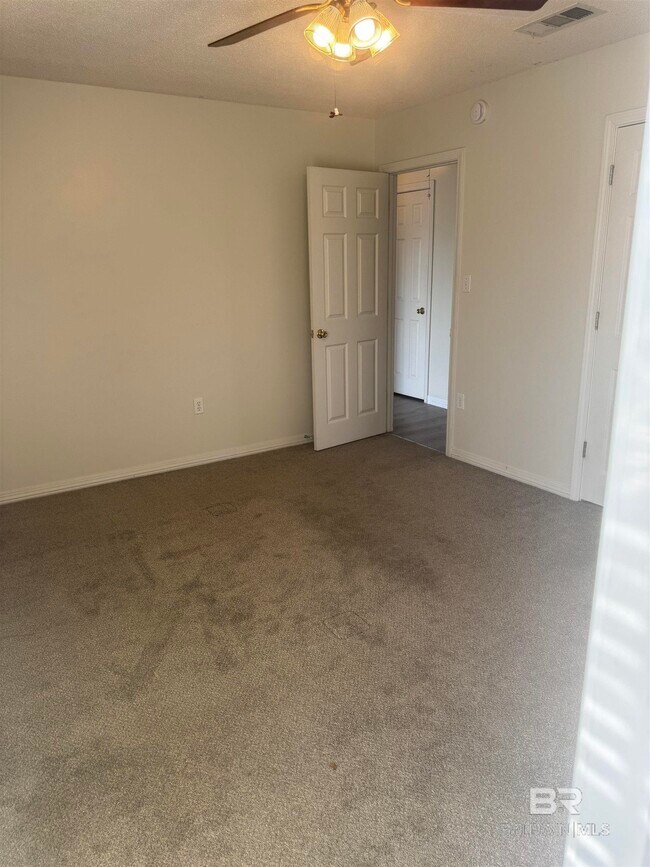 Building Photo - 20 Magnolia Cir