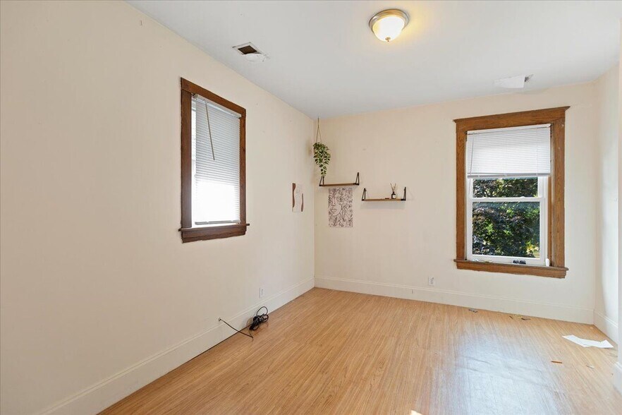 Building Photo - 1117 Foster St