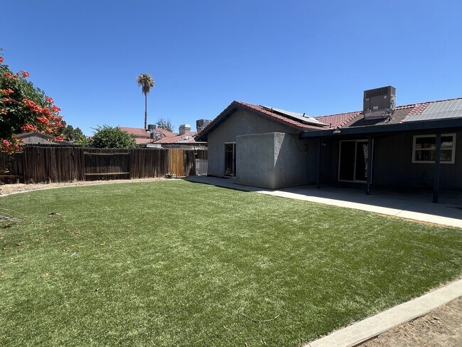 Building Photo - 3901 Starwood Ln