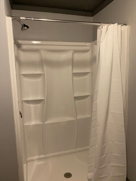 Building Photo - 95 Hall Ave