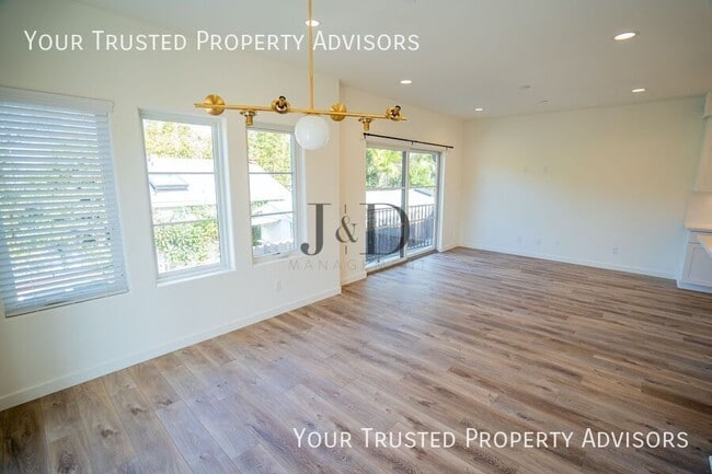 Building Photo - 1371 N Vulcan Ave