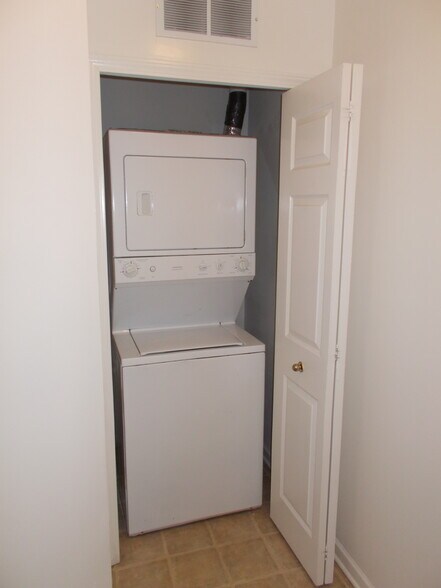 Building Photo - 56 W Bethune Ave