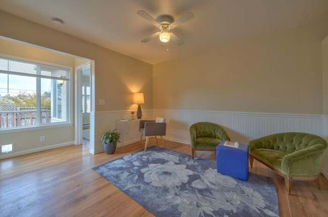 Building Photo - 1209 Darwin St