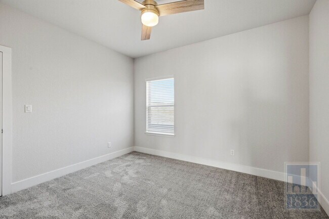 Building Photo - 216 Monrovia Wy