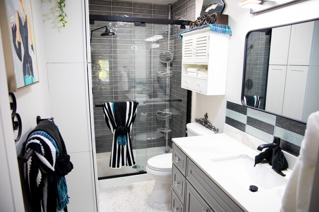 Building Photo - 1405 Kinross Ct