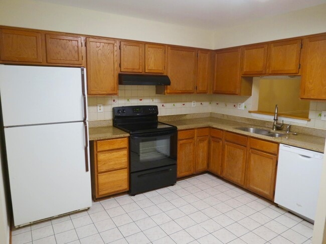 Building Photo - 13671 Cedar Creek Ln