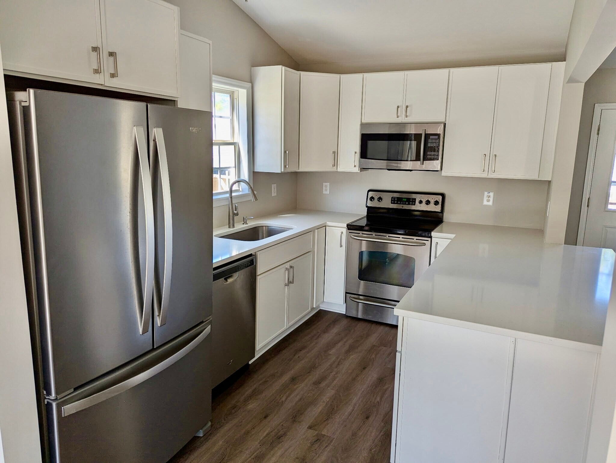 Cheerful kitchen with natural light - 417 Flagg Rd