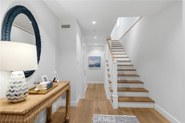 Building Photo - 2427 Silverstrand Ave