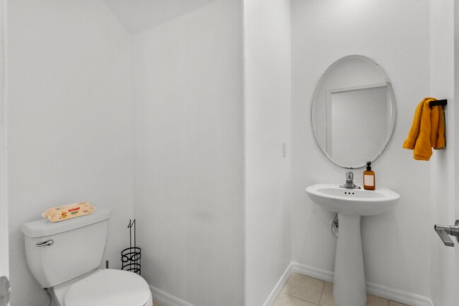 Building Photo - 1742 Red Loop