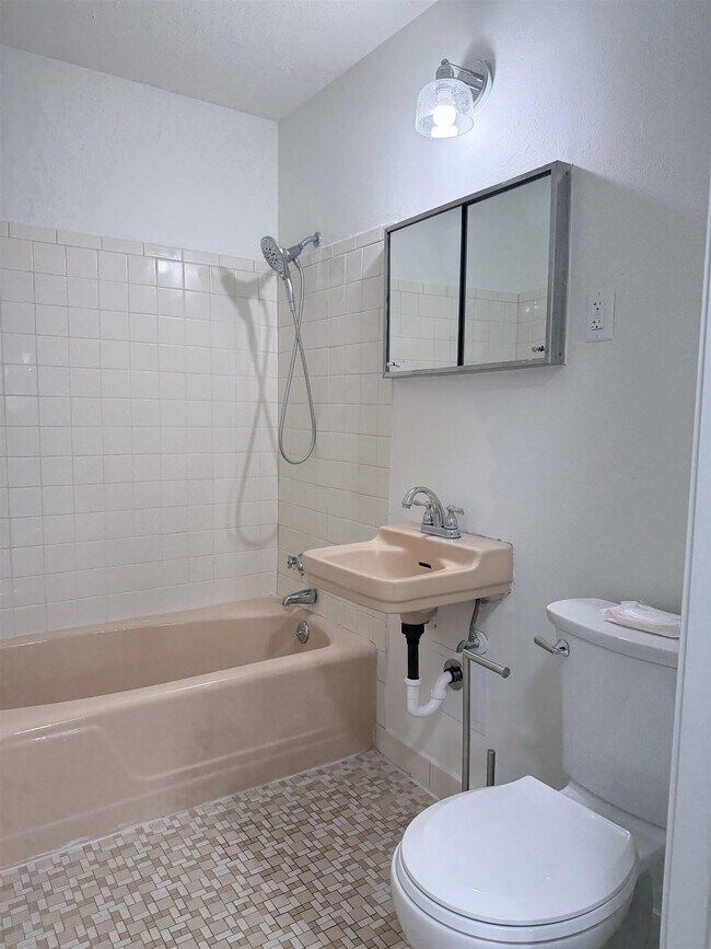 Building Photo - 5136 Warfield Dr