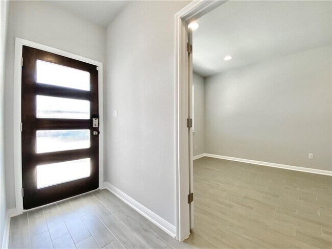 Building Photo - 1509 Longhorn Ranch Dr