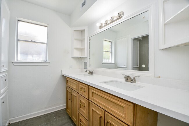 Building Photo - 7714 Teal Run Dr