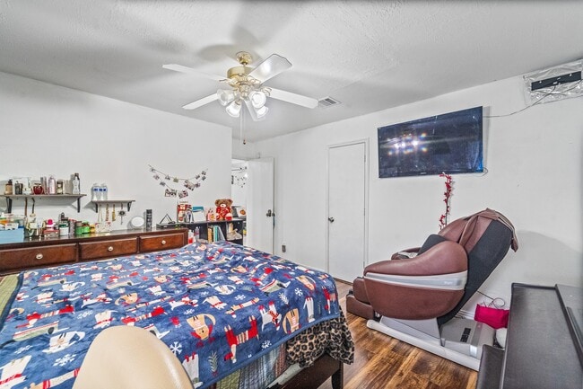 Building Photo - 7306 Kransburg Ranch Dr