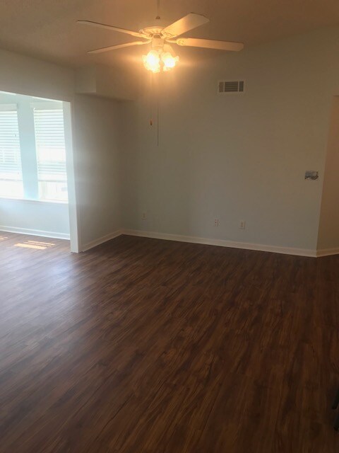 Building Photo - 8562 Hopkins Cir