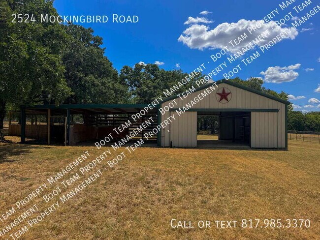 Building Photo - 2524 Mockingbird Rd