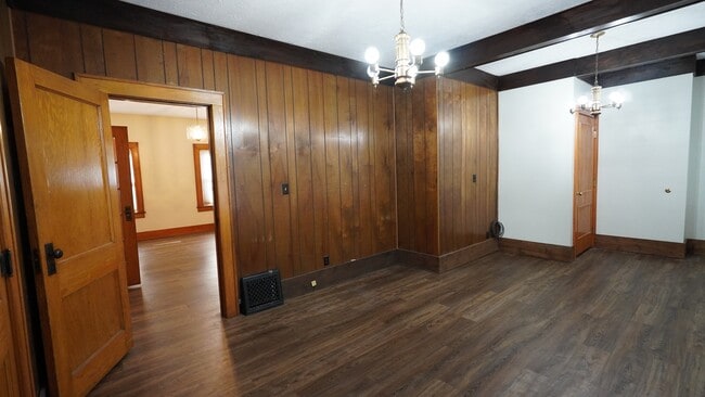 Building Photo - 428 W Main St