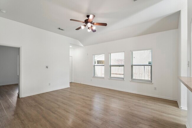 Building Photo - 21810 Mansfield Bluff Ln