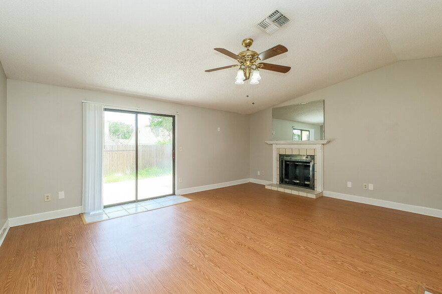 Building Photo - 7511 Breezewood Ct