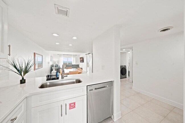 Building Photo - 3060 N Atlantic Ave