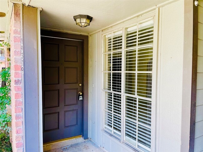 Building Photo - 19319 Lazy Valley Dr