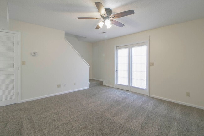 Building Photo - 2006 Tynewood Dr