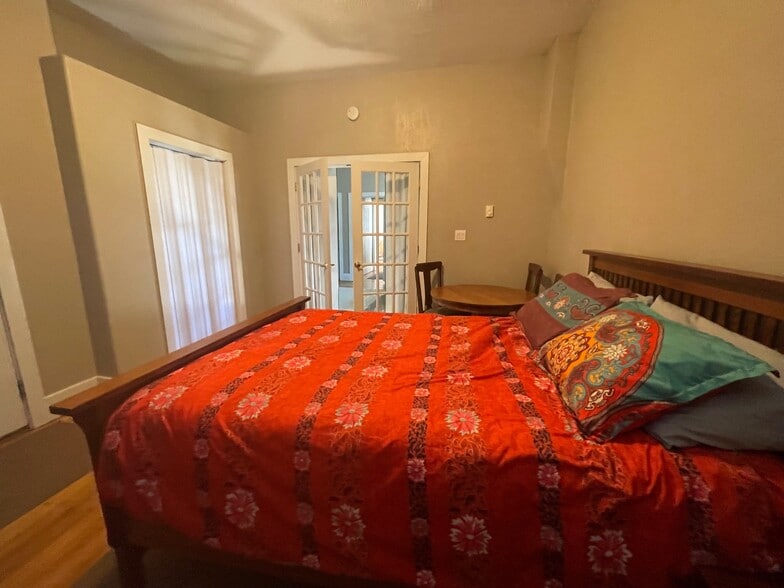 Building Photo - 644 W Galena St