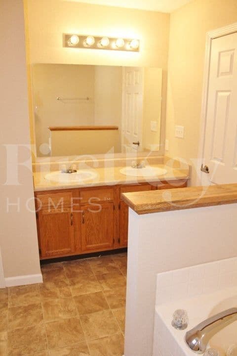 Building Photo - 7626 Stockard St