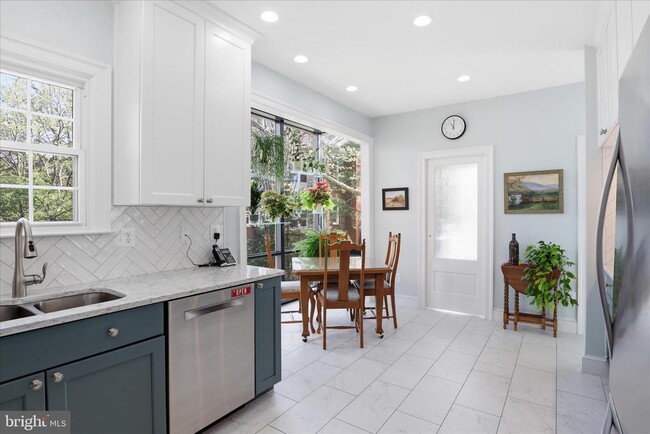 Building Photo - 10454 Breckinridge Ln