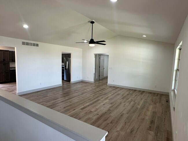 Building Photo - Now Accepting Applications – 4 BED 3 BATH | Summit Pass Subdivision | Waynesville School District