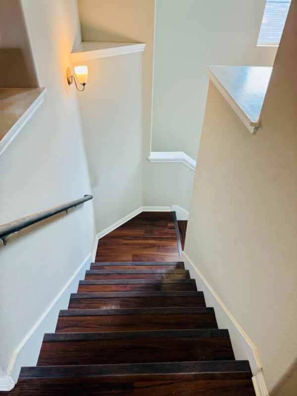 Building Photo - 400 Eagle Brook Ln