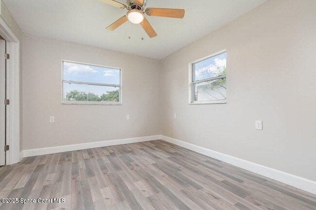 Building Photo - 1744 Valencia Ave