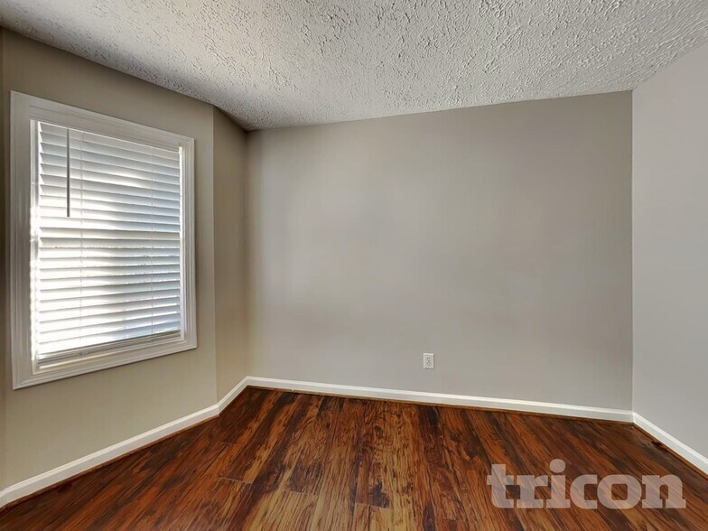 Building Photo - 206 Blake Dr