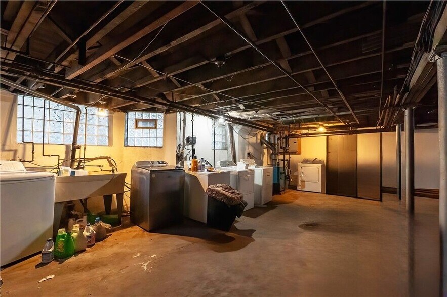 Building Photo - 422 Hays Ave