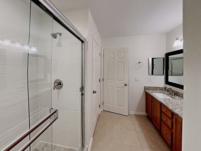 Building Photo - 26139 Flinton Dr