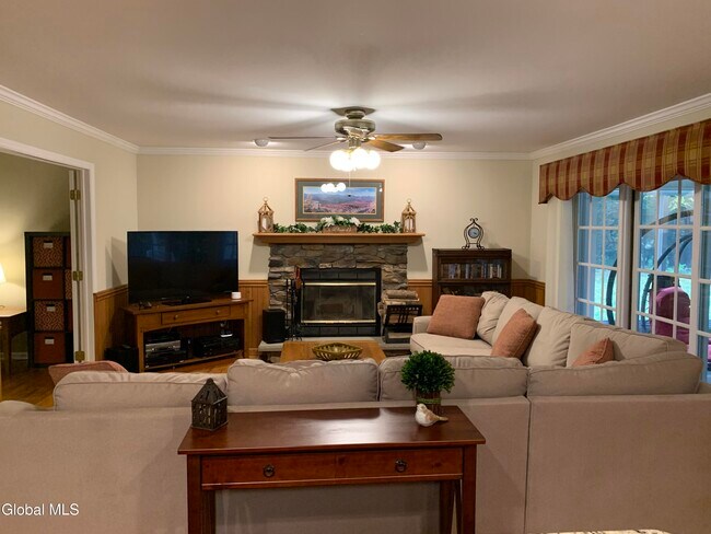 Building Photo - 8 Amanda Ct