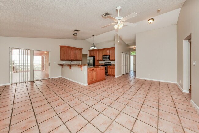 Building Photo - 244 Ponce De Leon St