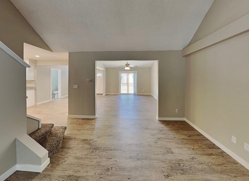 Building Photo - 2855 Warrenton Way
