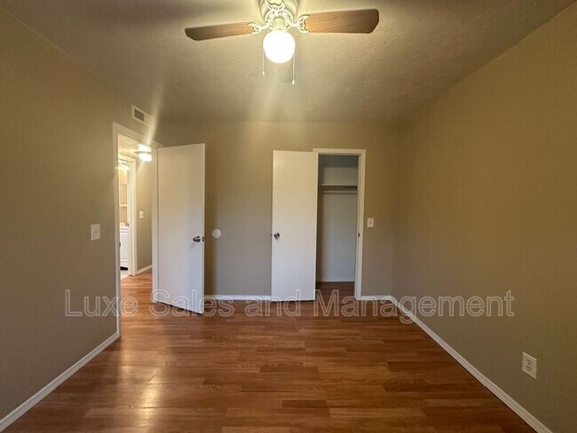 Building Photo - 6004 NW Expressway