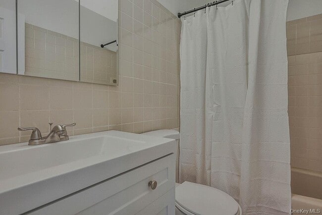 Building Photo - 21 Crater Lake Dr