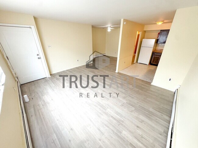 Building Photo - 6020 Hegerman St