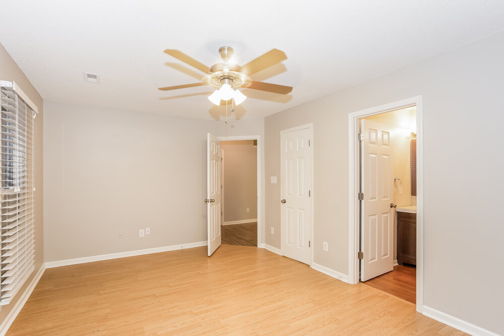 Building Photo - 3242 Hawick Commons Dr