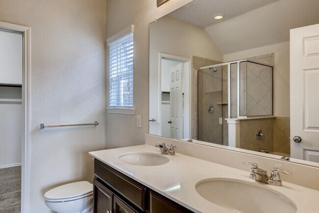 Building Photo - Charming 4-Bedroom Home in Devonshire with Spacious Living Areas and Gorgeous Backyard Oasis.